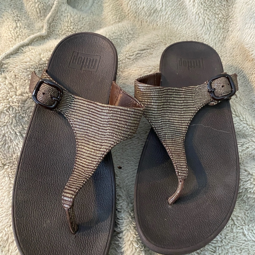 Fitflop Brown and tan woven fabric women’s Sandals